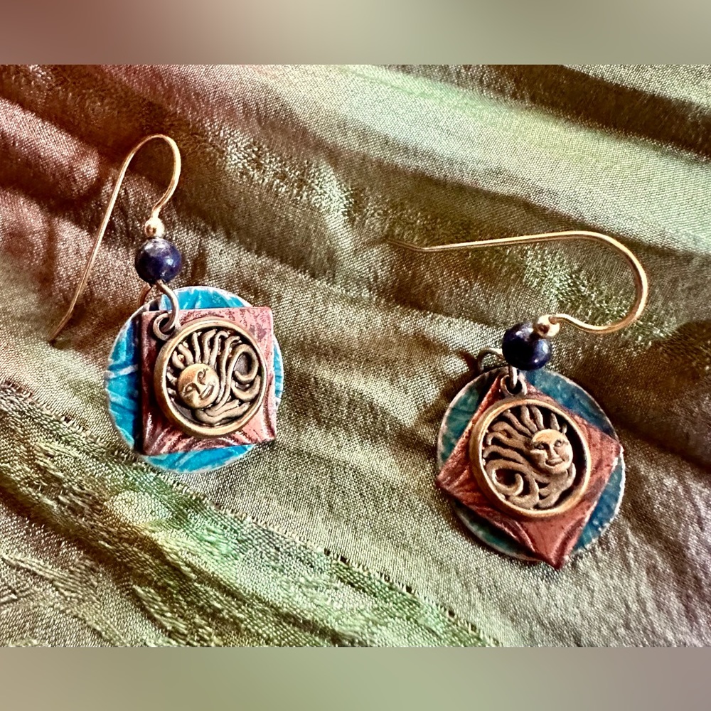 ☀️Rustic sun earrings with 3 layers in peach & green with gold tone sun charm